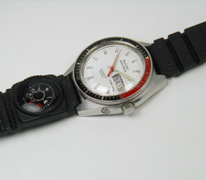 # BULOVA660